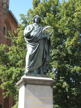 A statue of Copernicus.